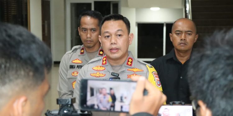 Penjelasan Kapolres Gresik Terkait Kericuhan Suporter di Stadion Gelora Joko Samudro