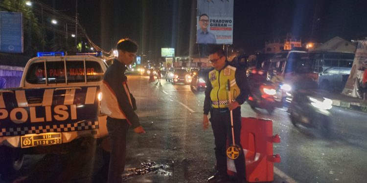 Kabid Humas Polda Jabar : Polisi  Gelar Olah TKP Laka Lantas Yang Akibatkan Pengendara Motor Meninggal Dunia