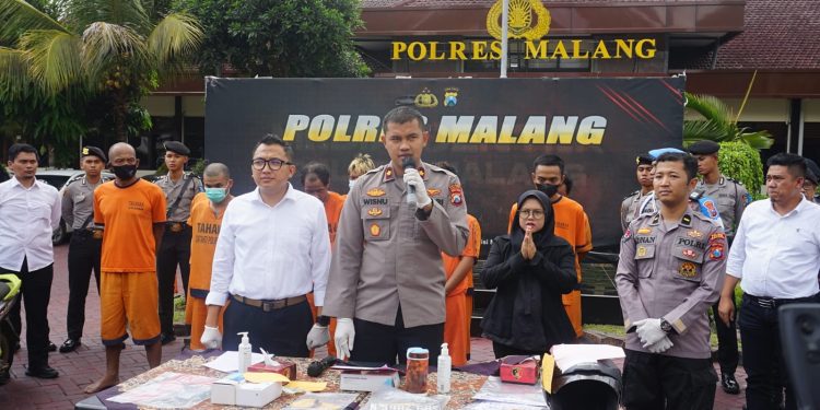 Dua Pekan, Polres Malang Berhasil Ungkap 18 Kasus Pencurian dan Amankan 10 Tersangka