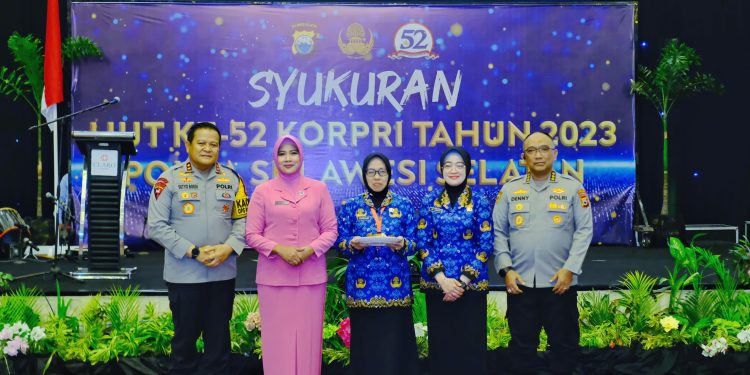 PNS Polda Sulsel Gelar Syukuran HUT Korpri Ke- 52, Tahun 2023, Kapolda Sulsel Ingatkan Netralitas ASN