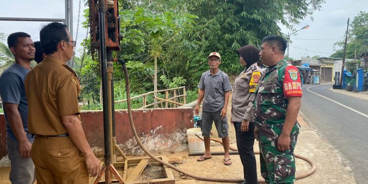 *Kabid Humas Polda Jabar : Cipta Kondisi Operasi Mantap Brata, Polisi Silaturahmi Kepada Warga Desa Mekarjadi*