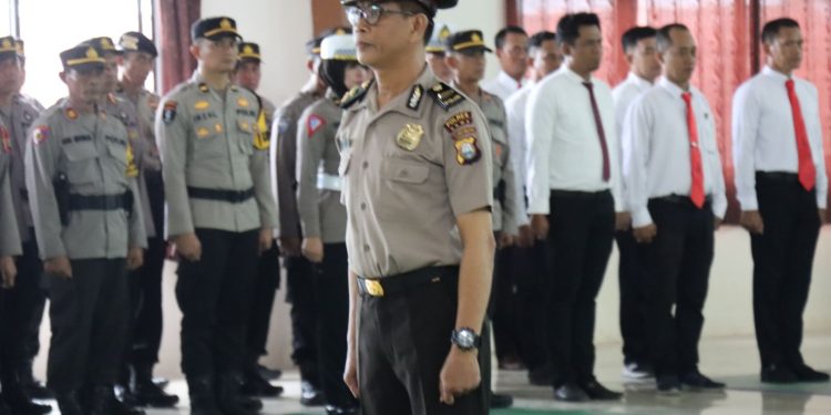 Kapolres Gowa Pimpin Upacara Korps Raport Kenaikan Pangkat Pengabdian
