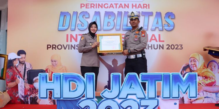 Aktif Membina Supeltas Disabilitas Rungu Wicara, Polres Trenggalek Terima Penghargaan Gubernur Jatim