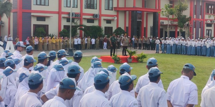 Kolaborasi Kapolres dan Dandim 0805 Gelar Binluh di SMA 2 Ngawi