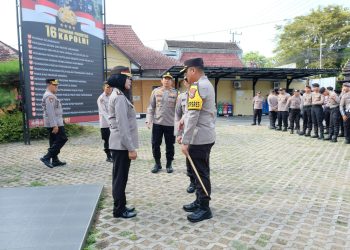 Kapolres Blitar Kota Pimpin Korps Raport Kenaikan Pangkat Pengabdian