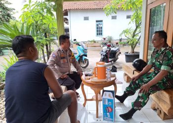 Anggota Polsek Pegandon Beri Imbauan Kamtibmas Pemilu 2024 Kepada Karang Taruna Desa Dawungsari