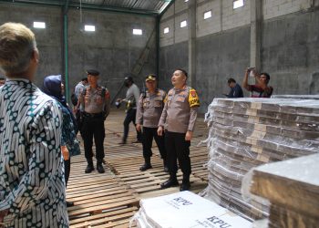 Pastikan Logistik Pemilu 2024  Aman, Kapolres Kediri Kota Cek Gudang KPU