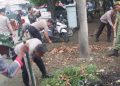 Kabid Humas Polda Jabar : Sinergitas TNI-POLRI Klari Bersama Elemen Lainnya Gotong Royong Bersihkan Saluran Air