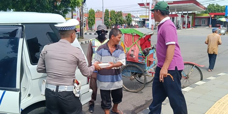 Kabid Humas Polda Jabar : Dalam Rangka Operasi Mantap Brata, Polisi Laksanakan Giat Sambang ke Pemukiman Warga