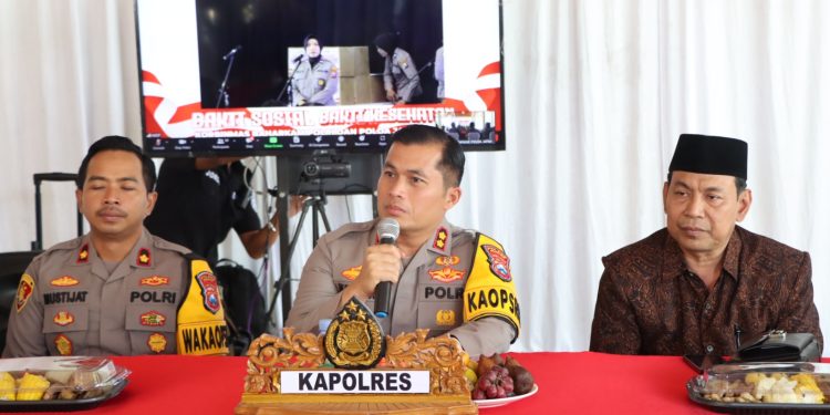 Polres Nganjuk Gelar Bakti Sosial dan Pengobatan Gratis untuk Warga Tanjungrejo