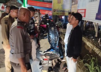 Ciptakan kondisi aman dan kondusif TRIPIKA Kec. Somba Opu laksanakan cipkon melalui patroli malam.