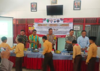 Polres Ngawi Gelar Bakti Kesehatan dan Salurkan 100 Bansos Serta 57 Santunan Anak Yatim