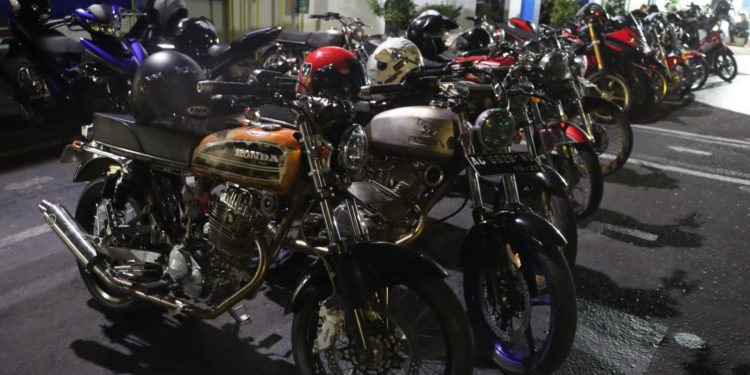 Polres Blitar Kota Amankan 36 Motor Knalpot Brong dalam Razia Minggu Dini Hari