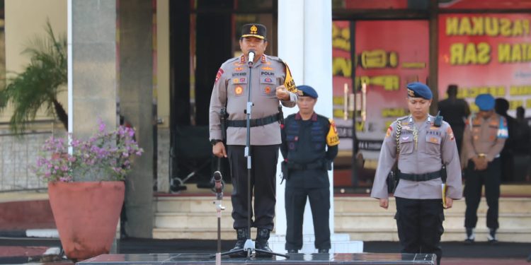 Siaga Bencana, Kapolda Sulsel Pimpin Apel Gelar Pasukan dan Pengecekan  Peralatan SAR