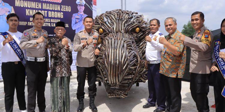 Simpang 4 Dumpil Jadi Saksi: Polres Madiun Resmi Resmikan Monumen Knalpot Brong sebagai Langkah Atasi Kebisingan