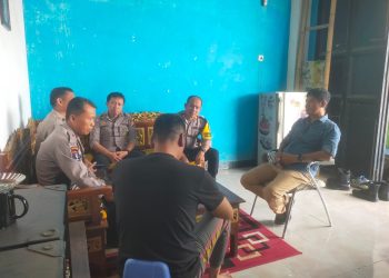 Wujud Peduli, Kapolsek Bontonompo Jenguk Anggotanya Yang Sakit