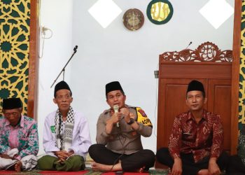 Jum’at Curhat : Polres Nganjuk Ajak Jamaah untuk Ciptakan Situasi Kamtibmas Yang Aman Jelang Pesta Demokrasi