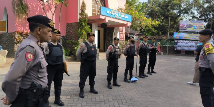 Jelang Perayaan Natal, Polres Blitar Kota Lakukan Sterilisasi Gereja