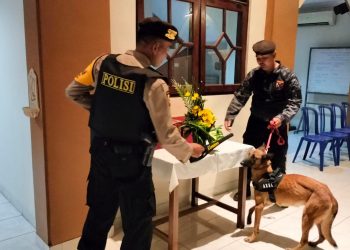 Jelang Misa Malam Natal, Polres Batang Lakukan Sterilisasi