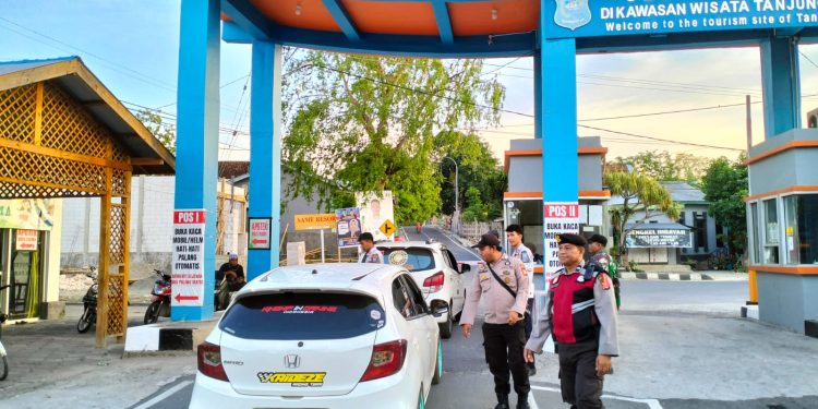 Beri Rasa Aman, Aparat Gabungan Aktif Patroli Dalam Lokasi Wisata Tanjung Bira.