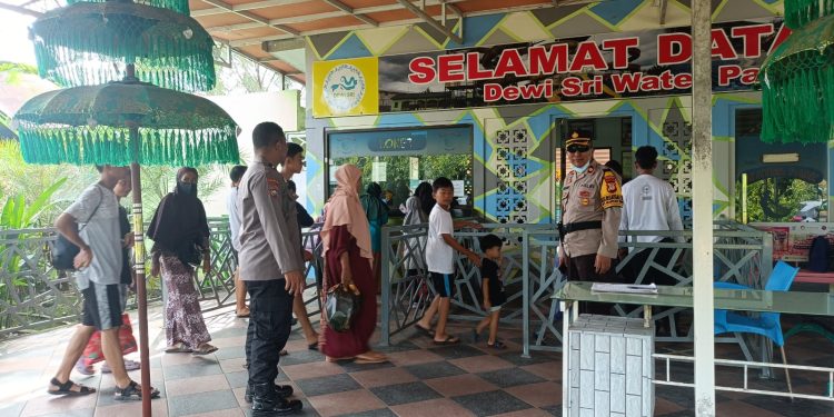 Libur Natal dan Tahun Baru, Kapolsek Somba Opu Lakukan Monitoring di Tempat Wisata.