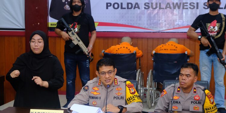 Kabidhumas Polda Sulsel Gelar Konferensi Pers Penangkapan Pembobol ATM Lintas Provinsi, Modus Call Center Palsu
