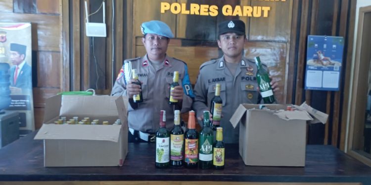 Kabid Humas Polda Jabar : Wujudkan Situasi Yang Aman Polisi Gencar Lakukan Operasi Minuman Keras