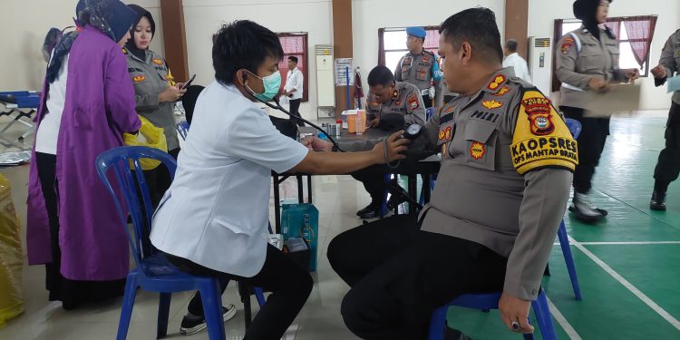 Bantu Ketersediaan Stok Darah, Polres Gowa dan PMI Gelar Bakti Kesehatan Donor Darah