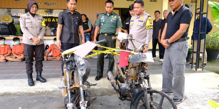 Super Cepat, Kurang dari 24 Jam Polres Ngawi Ungkap Kasus Pembakaran 2 Motor