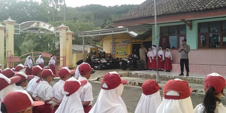 Tuai Reaksi Positif Warga, Polsek Karangjati Tingkatkan Pengaturan Lalu Lintas di Jalan