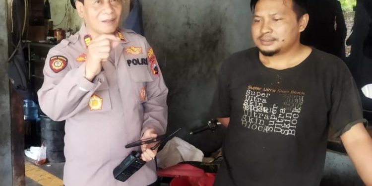 Kunjungi Bengkel, Kapolsek Sukorejo Berikan Sosialisasi dan Penertiban Knalpot Brong