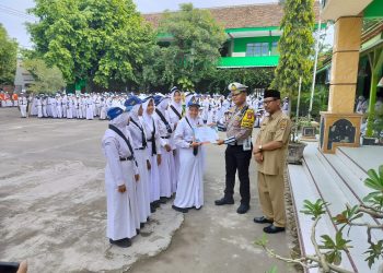 Sambangi Sekolah, Lantas Polres Ngawi Sosialisasikan Budaya Tertib Lalu Lintas