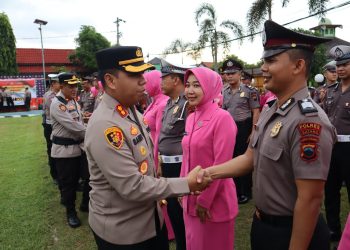 Momen Bahagia di Polres Batang: 38 Anggota Naik Pangkat Menyongsong Tahun Baru 2024
