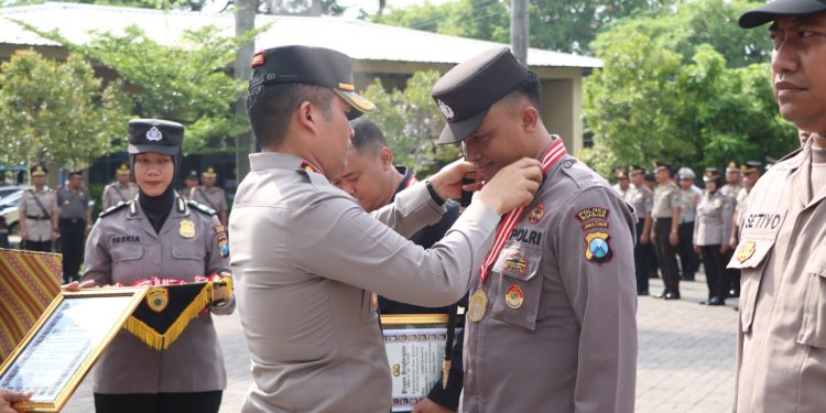 15 Anggota Polres Nganjuk Terima Penghargaan dari Kapolres, Ini Prestasinya