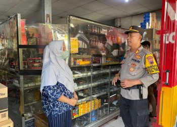 Sat Binmas Polres Kendal Sosialisasikan Larangan Knalpot Brong Di Beberapa Bengkel