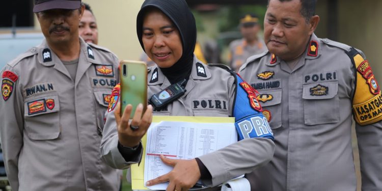 Pastikan Personel Bersama Bhayangkari Dalam Kondisi Sehat, Ini Yang di Lakukan Kapolres Gowa