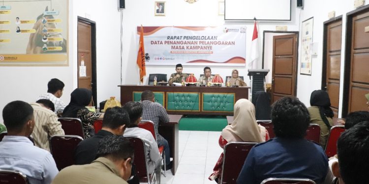 Bawaslu Dan Satpol PP Jeneponto Akan Tertibkan APK Dan BK Yang Tidak Sesuai Aturan