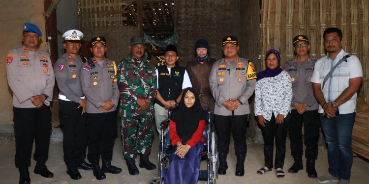 Polres Bersama Baznas Ngawi Bedah Rumah Penyandang Disabilitas