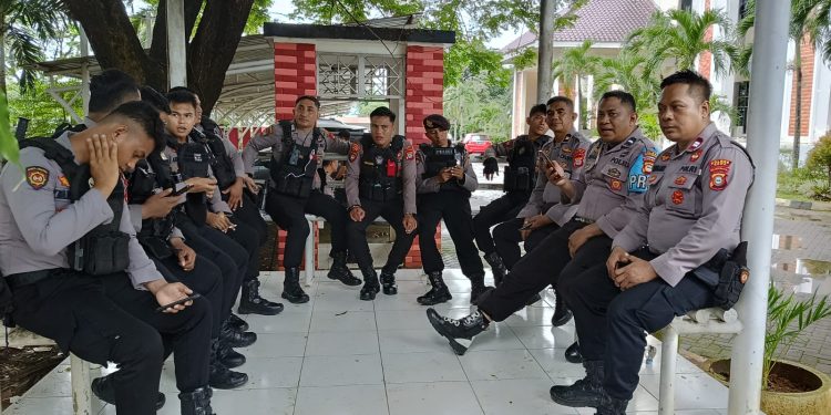 Anggot Polres Gowa Pam Kunjungan Kerja Kepala badan BNPT di Kampus II UIN Alauddin.