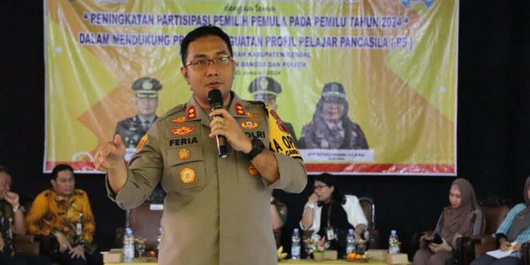 Politik Goes To School, Kapolres Kendal Pesan Pelajar Bijak Bermedsos