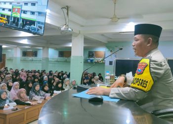 Polres Nganjuk Lakukan Pendampingan atas Pengobatan Lanjutan Mbah Iksan Ke RSUD Nganjuk