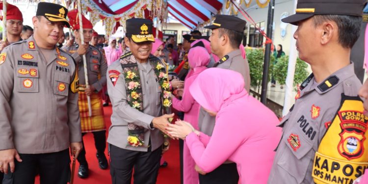 Tiba di Mako Polres Gowa, Kapolda Sulsel Beserta Rombongan Disambut Angngaru dan Tari Paduppa