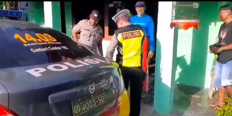 Bhabinkamtibmas Polsek Nganjuk Kota Salurkan Bantuan Sembako kepada Warga ODGJ