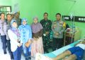 Sinergitas TNI Polri di Ngawi Kunjungi dan Beri Motivasi Petugas KPPS yang Sakit