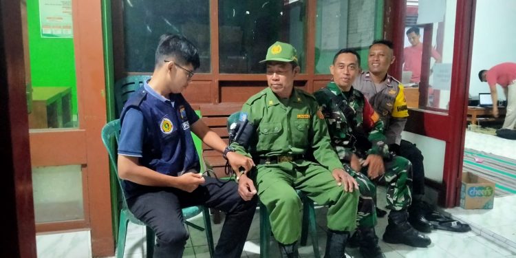 Sidokkes Polres Ngawi Gelar Patroli Kesehatan, Cek Kesehatan Petugas Pam Pemilu dan PPS