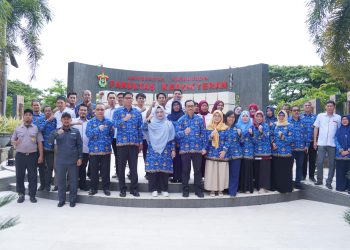 *FK UNHAS Menggelar Upacara Rutin, Rapat Koordinasi Pimpinan, serta Kunjungan Pelaksanaan Kuliah Perdana*