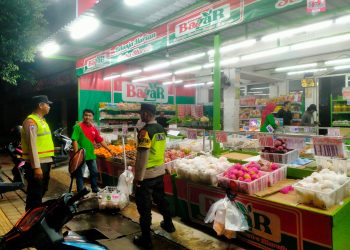 Jelang Ramadhan, Polsek Paron Pantau Harga Sembako di Pasar