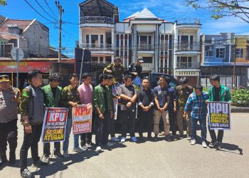 Polres Pinrang Kawal dan Amankan Aksi Damai Aliansi Mahasiswa Cokroaminoto Kab.Pinrang