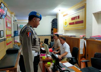 Dini Hari, Provos Keliling Ruangan dan Cek Anggota Polres Ngawi