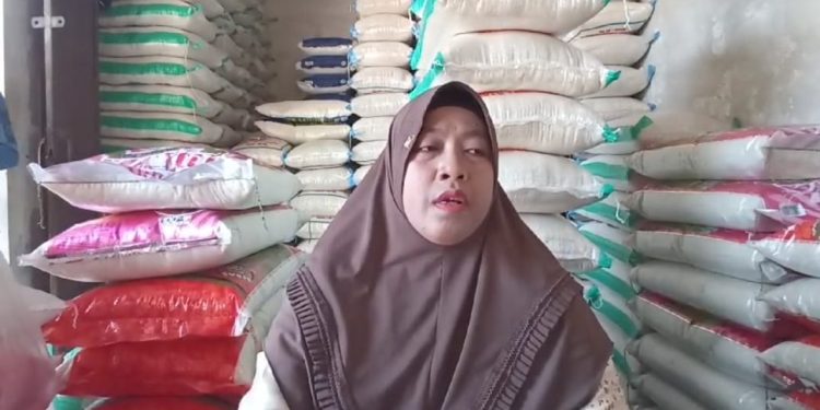 Turunnya Harga Beras Disambut Gembira Pedagang Tradisional di Kendal